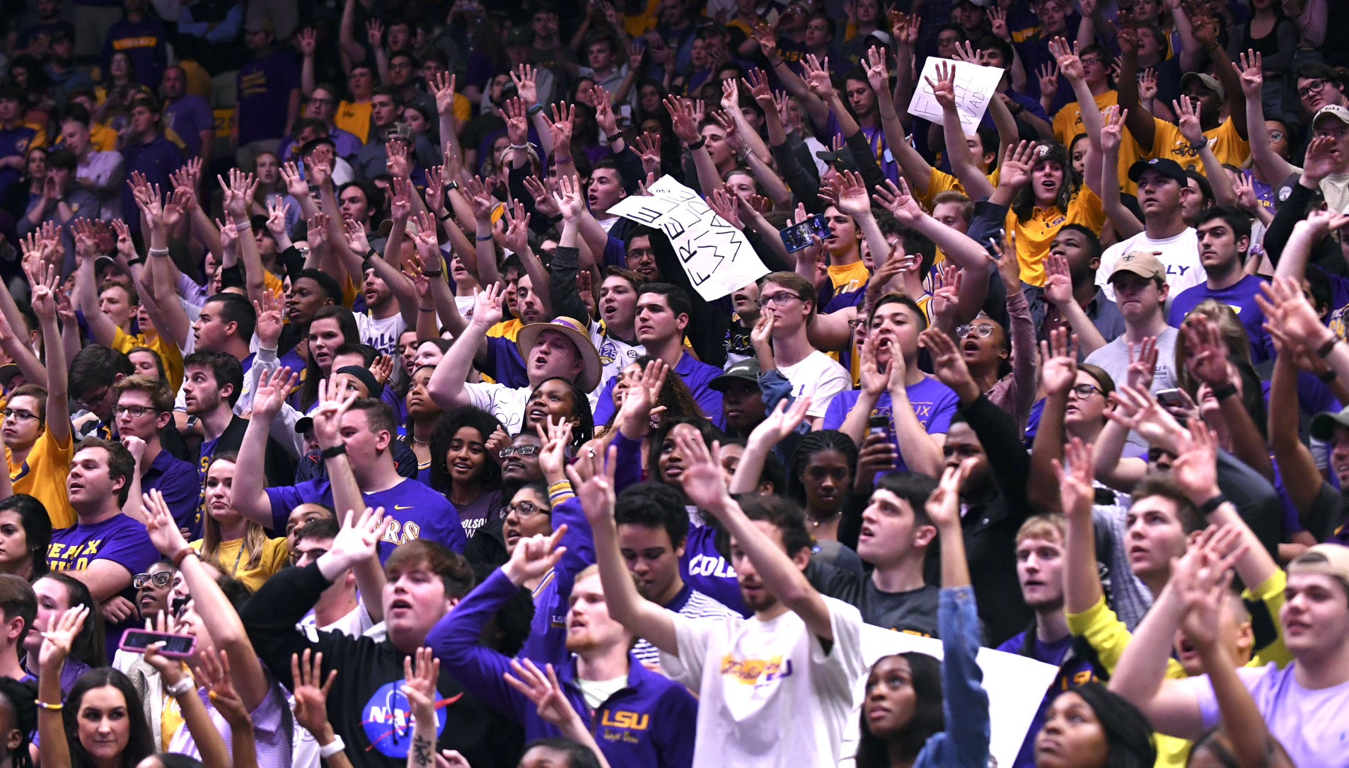 lsuvanderbiltbasketball.031019 HS 2153.JPG